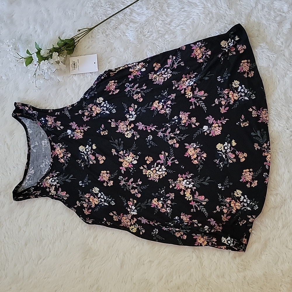 SO black floral tank top medium NWT